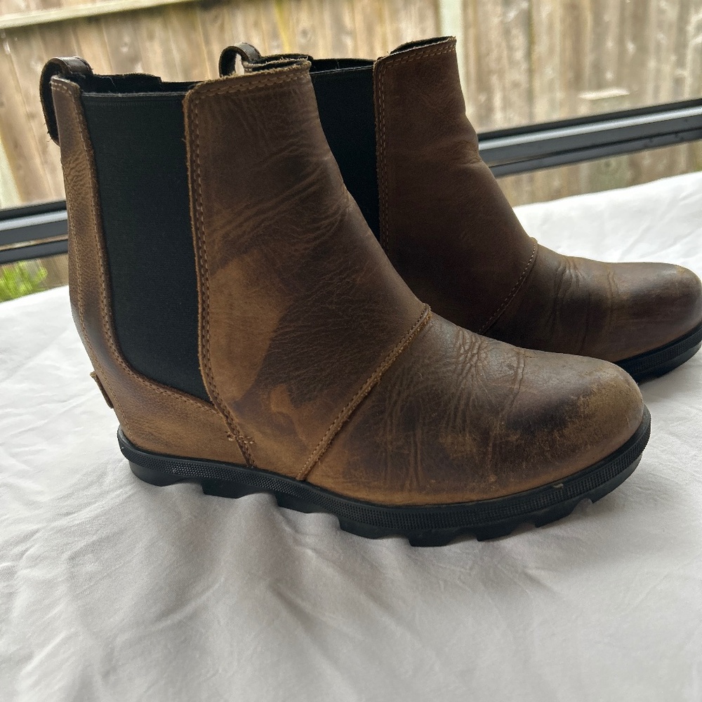 Sorel Women's Joan of Arctic Wedge III Chelsea -size 7.5